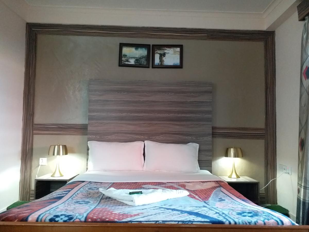 Hotel Marigold Pokhara Exterior photo